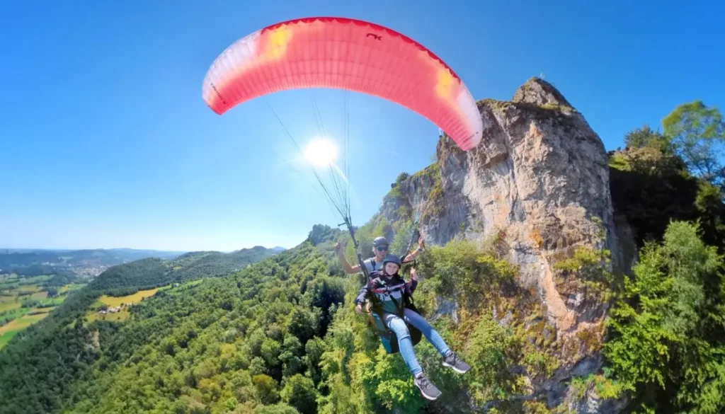 Baptême de parapente dans les pyrénées